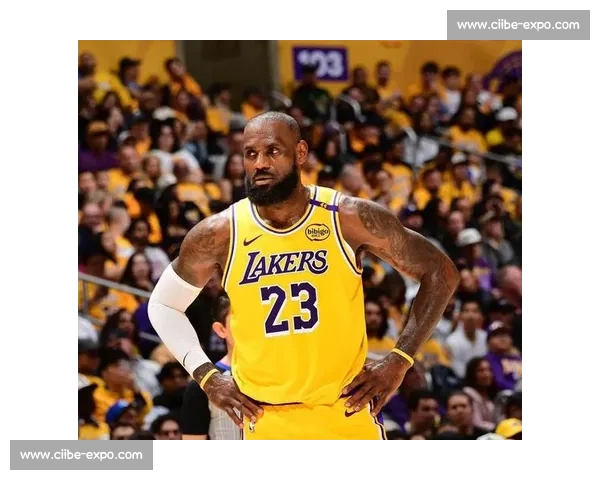 詹姆斯回应提前离场争议：职业球员的身体管理哲学